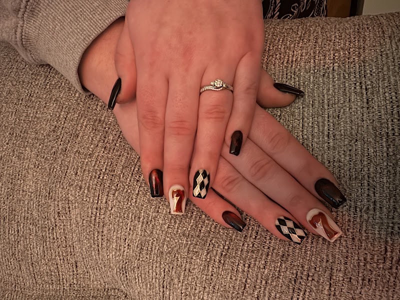 Naveen Beauty Salon, beauty salon in Klamath Falls, OR, photo 3 of 10