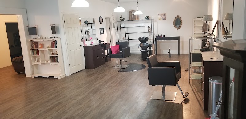 Naveen Beauty Salon, beauty salon in Klamath Falls, OR, photo 5 of 10